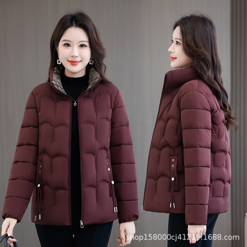 2025 nueva ropa de algodón para mujeres corta delgada estilo extranjero de gran tamaño de moda delgada abrigo de algodón pequeño abrigo de invierno de madres