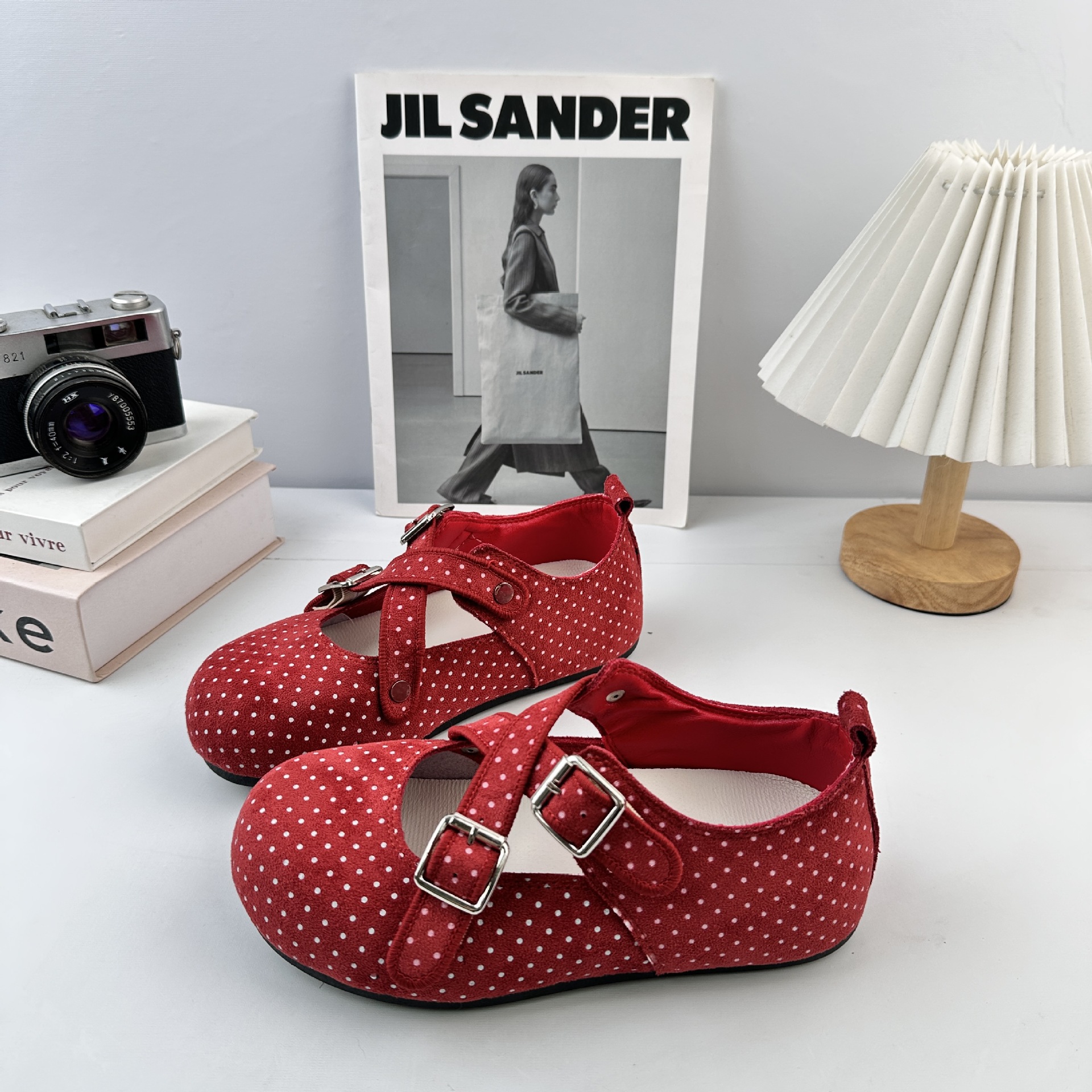 Yuan Wa retro coreano de terremoto plano, zapatos de marizhen, hadas de primavera y otoño, 2025 zapatos rojos suaves de noche