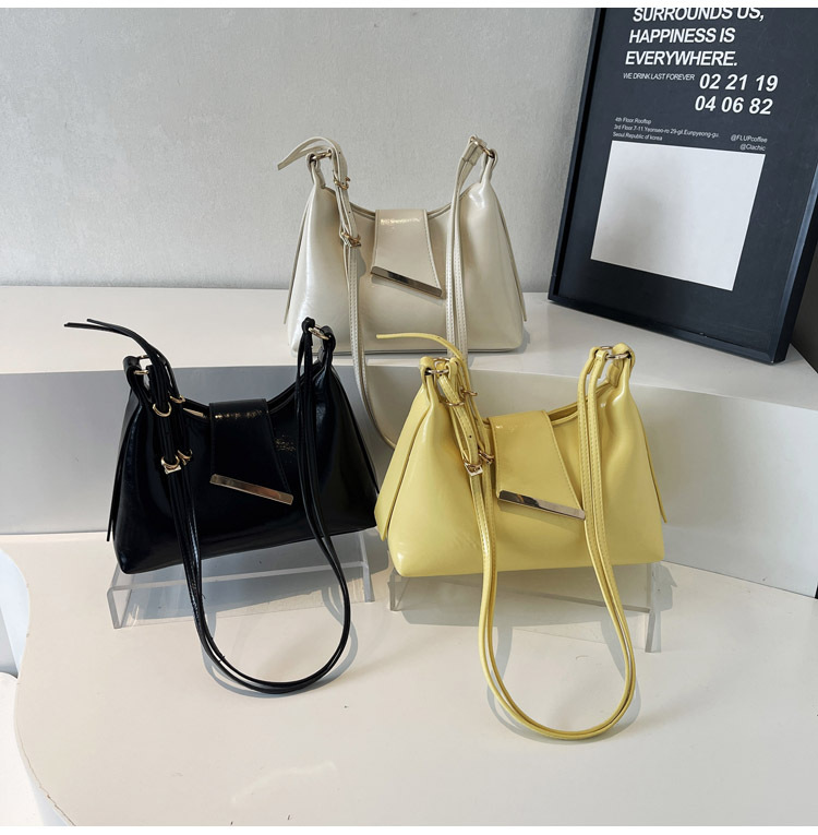 In the summer of 2025, new solid-color underarm bags for women are popular. These are simple and stylish underarm bags, handbags, and candy-colored single-shoulder bags undefined