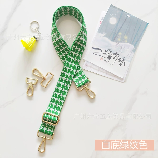 Green color on white background