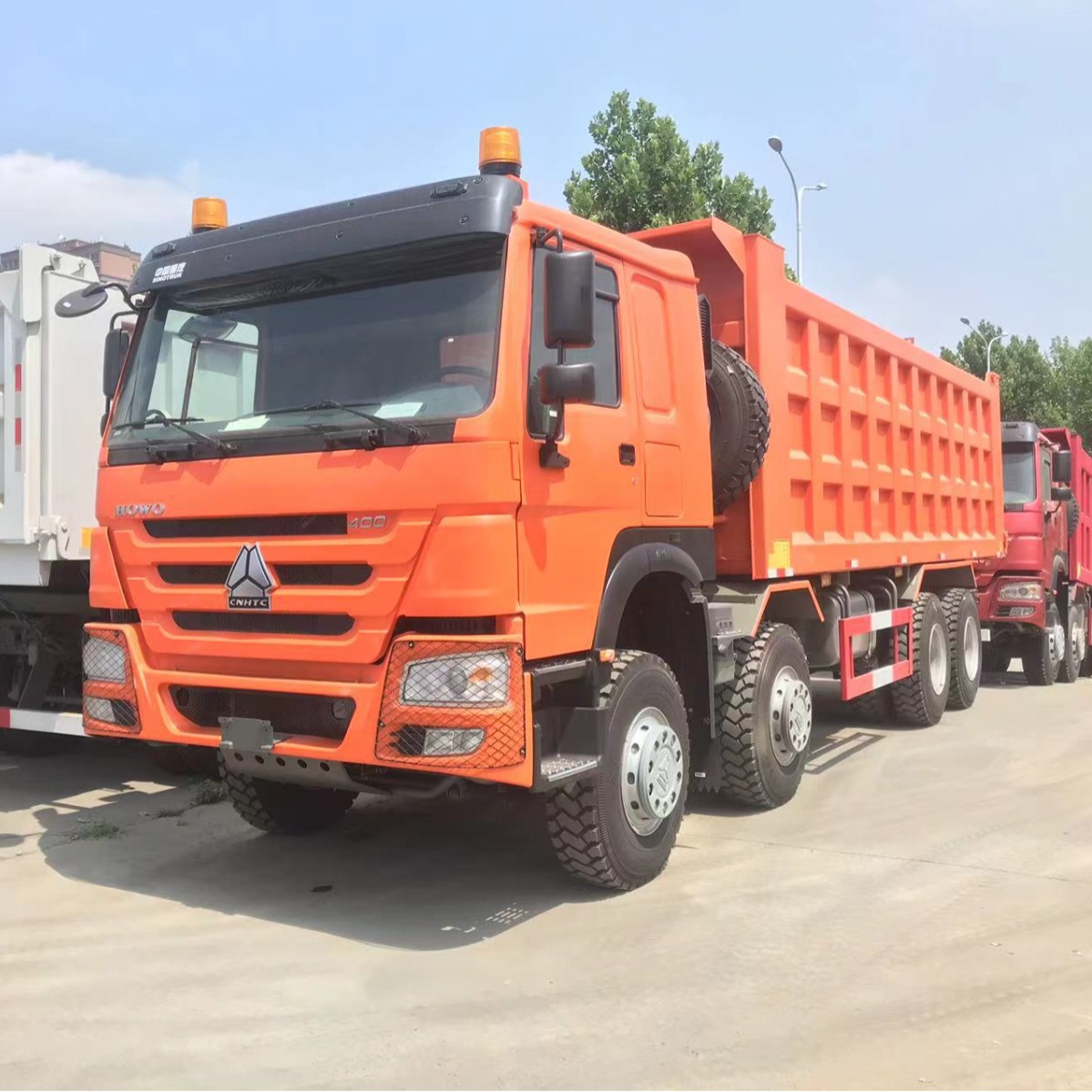 中国重汽豪沃国二大泵发动机8x4 自卸卡车出口电话18953179828