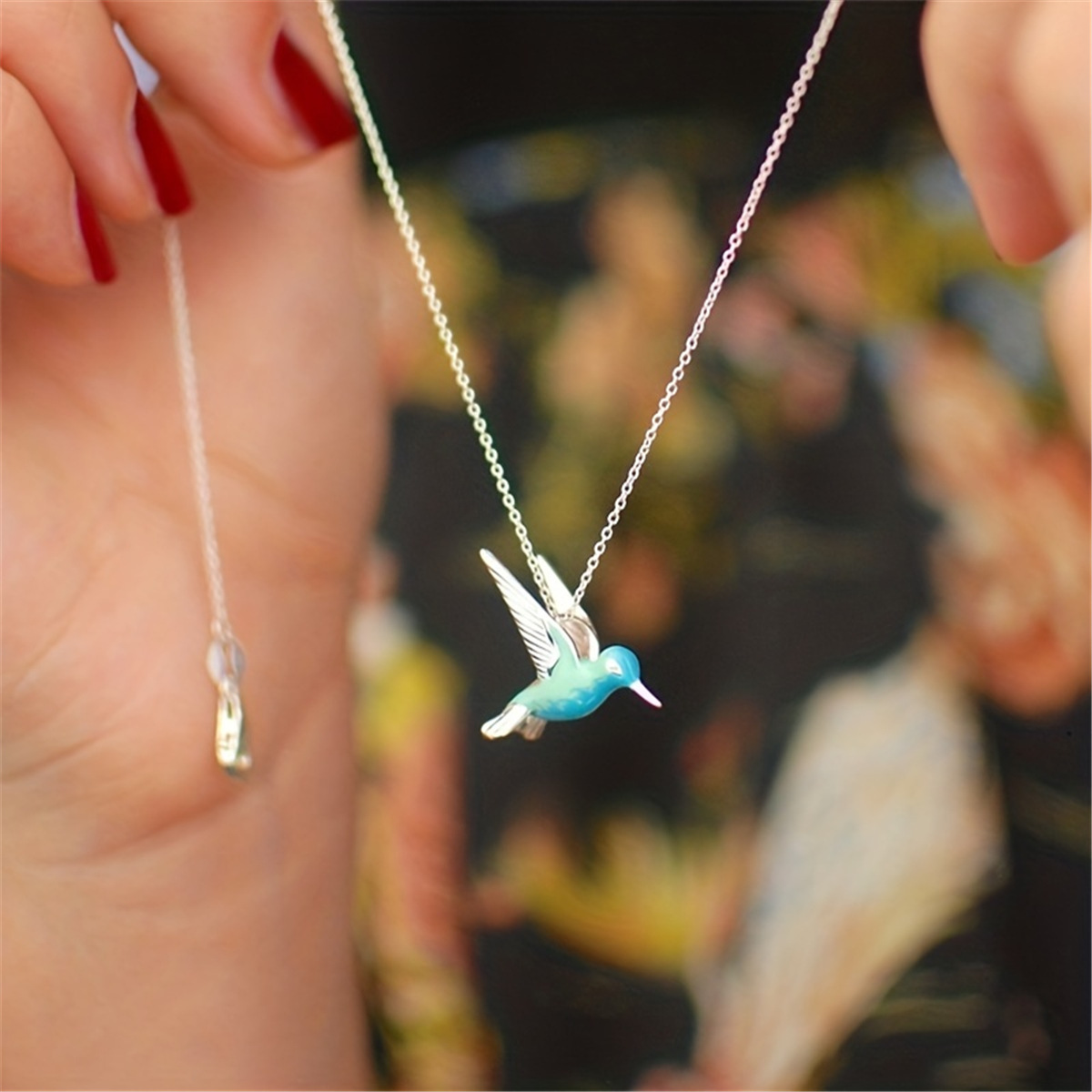 Collar con colgante de colibrí en plata joya de animales_voghion.com