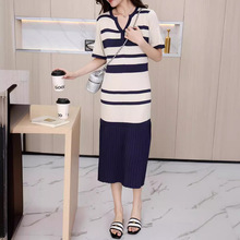 2024年跨境新款韩国chic夏季V领条纹百褶拼接短袖针织连衣裙女