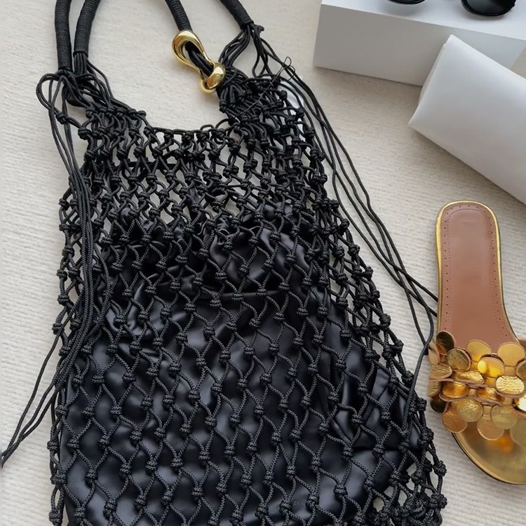 2024 new niche women's mesh single shoulder handbag large capacity tote simple woven bag personality_voghion.com