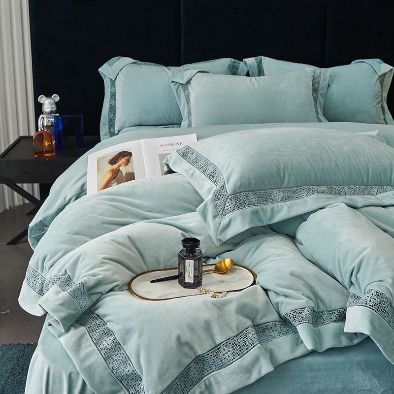 Class A thickened warm milk velvet four-piece set Winter coral velvet baby velvet light luxury hollow quilt cover bedding