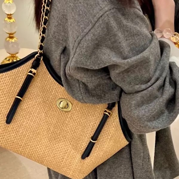 Large Capacity Hand-Woven Tote Bag For Women 2026 New Arrival Luxury Niche High-End Commuter Shoulder Bag