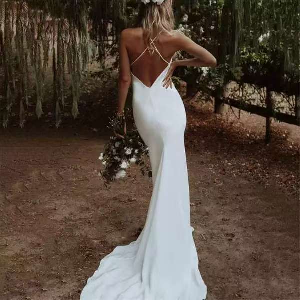Europa y América comercio exterior nuevo vestido de novia sexy profundo V-collar sin mangas vestido de novia simple delgado vestido de novia largo image 2
