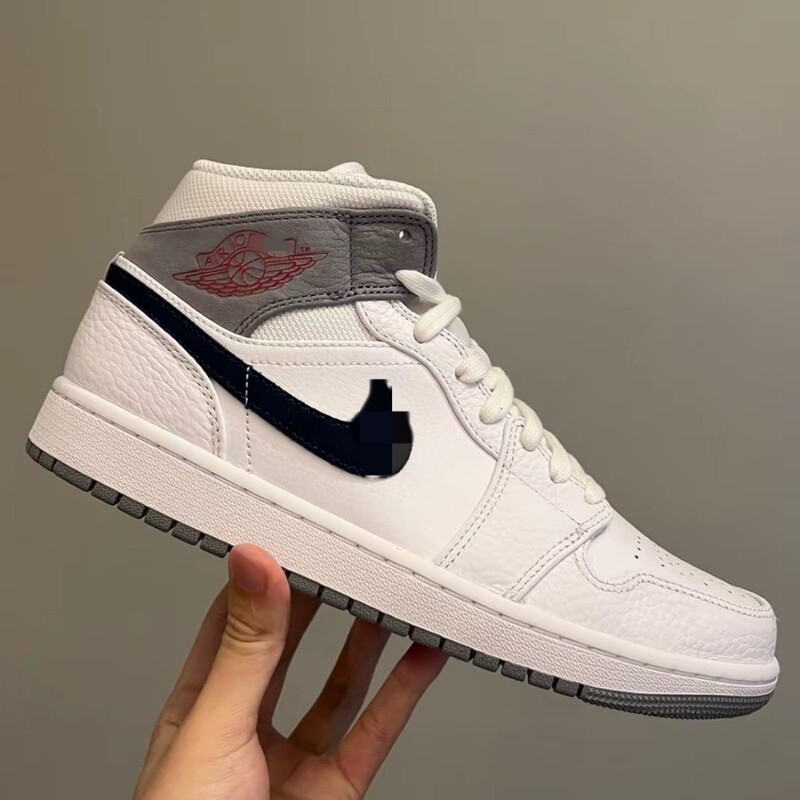 Cross-border original AJ1 mid-top basketball shoes, Jordan 1 Chicago Panda, unisex retro versatile sports sneakers for campus