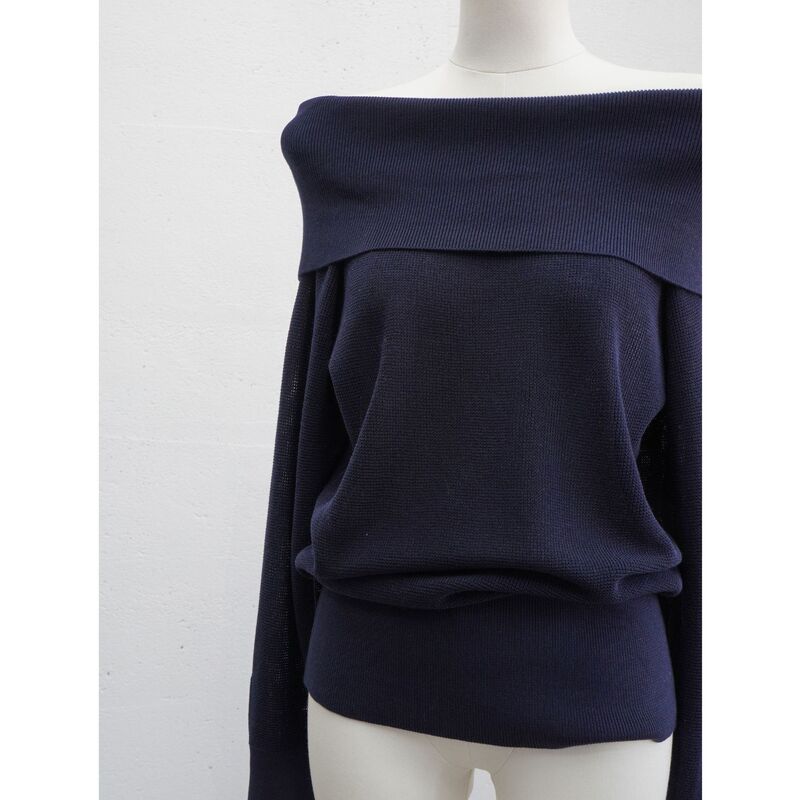 Off-Shoulder Minimalist Knit Top, College Style, Pure and Alluring, One-Shoulder Loose Fit, Stylish Outerwear Design Sweater Off-Shoulder Minimalist Knit Top, College Style, Pure and Alluring, One-Shoulder Loose Fit, Stylish Outerwear Design Sweater
