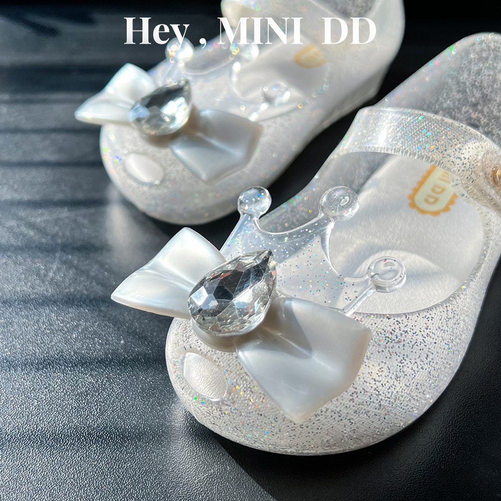 Fashionable children's sandals