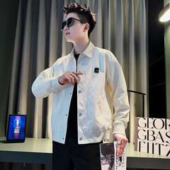 高級感のある襟付きジャケットの男性春と秋の新型ファッションブランドのごろつきがかっこいいです。