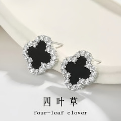 S925纯银黑玛瑙四叶草耳钉女韩版气质时尚百搭高级甜美幸运草耳坠