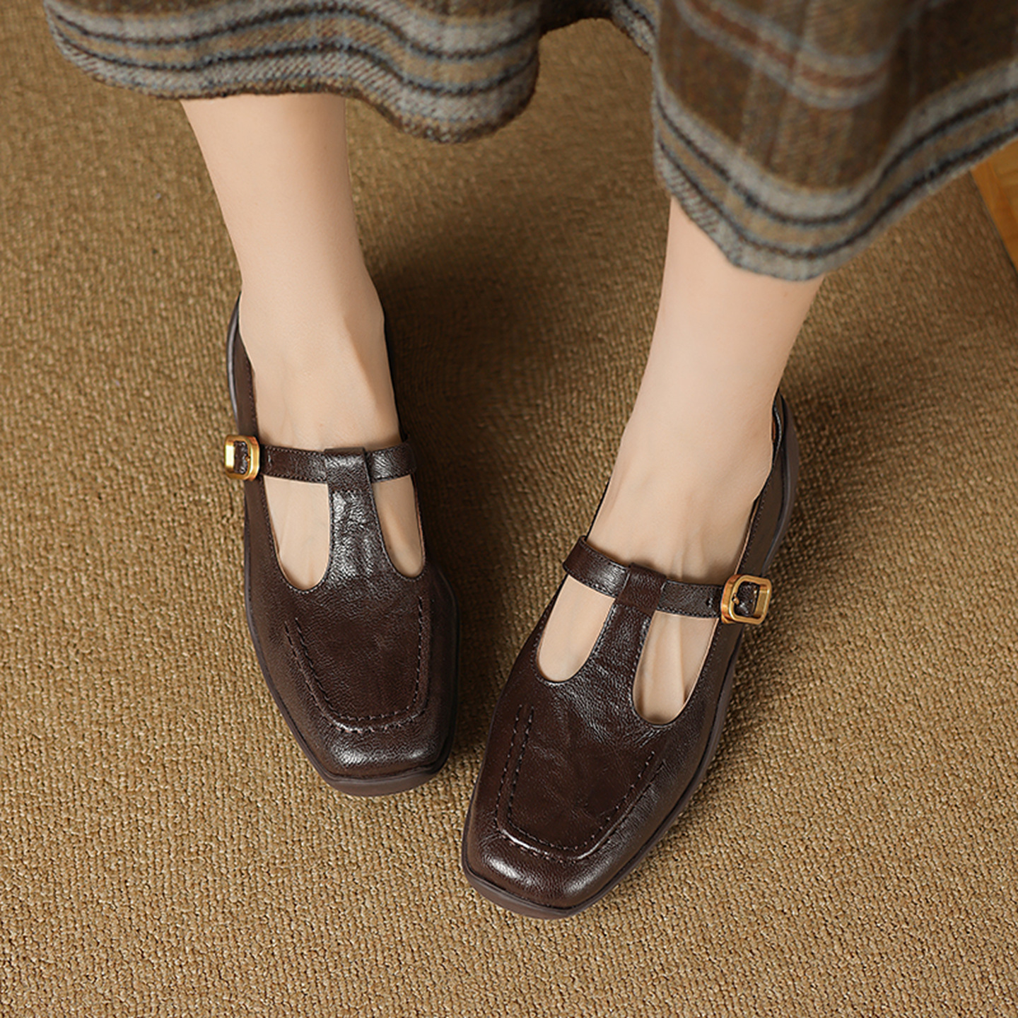 Giày sandal nữ quai ngang mũi nhọn đế dày da cừu buộc dây — màu nâu
