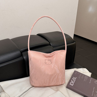 ���ֶY�Gɫ�Ɍ�KittyҸ�°��μ����ɫ��Ů��������̽���������