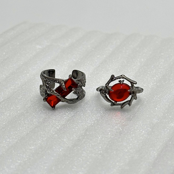 Red geometric one size fashionable ring with zircon