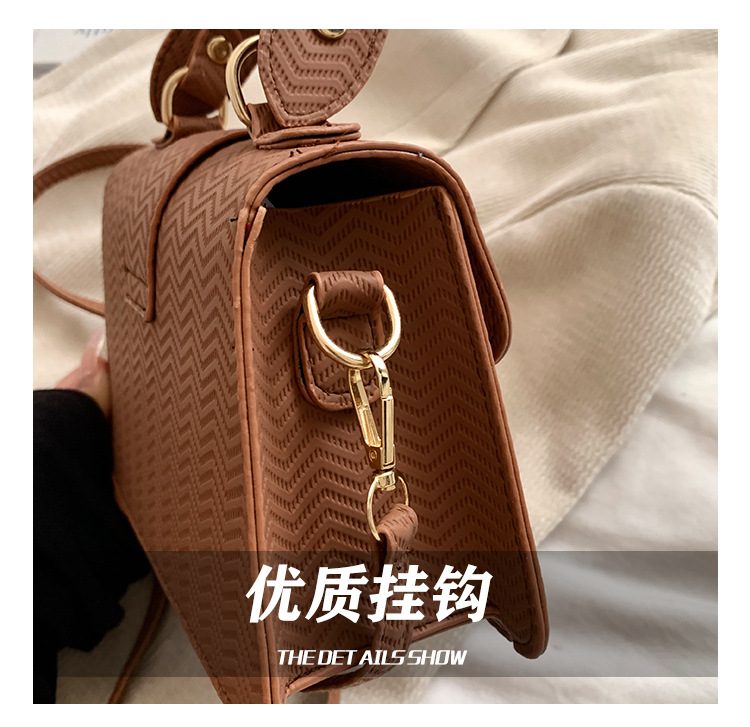 Cross-border wholesale niche design commuter crossbody bag for women 2024, fashionable and versatile women's single-shoulder armpit small square bag undefined