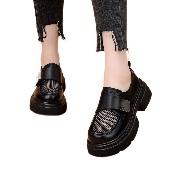 Zapatos de malla transpirable 2026 verano nuevo cabeza redonda mágica zapatos de una sola sola sola gruesa hueco aumento de altura zapatos de cuero