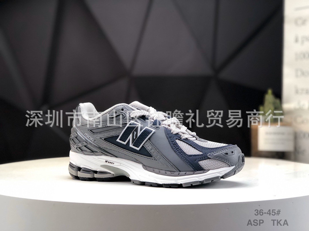 회색 파란색