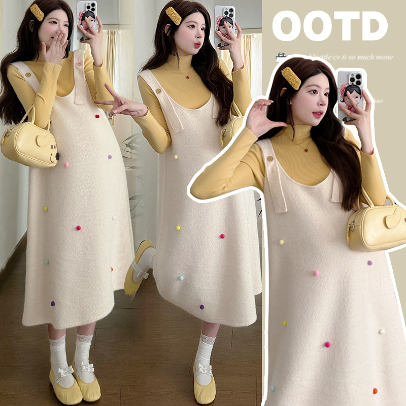 Autumn and Winter Age-Reducing, Fashionable and Cute Maternity Woolen Two-Piece Suit, Vest Skirt + Knitted Bottoming Shirt