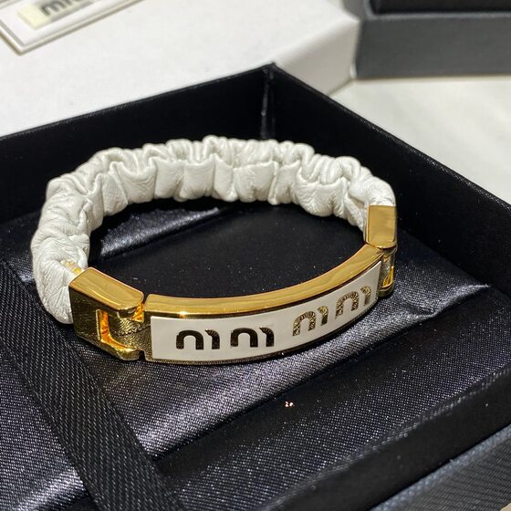 European and American Style Oil Drop Color Metal Stitching Pleated Leather Bracelet Elegant Cyber Celebrity Light Luxury Niche Design Enamel Bracelet