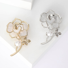韓式高檔高級感珍珠母貝山茶花胸針氣質簡約百搭大衣西裝別針配飾