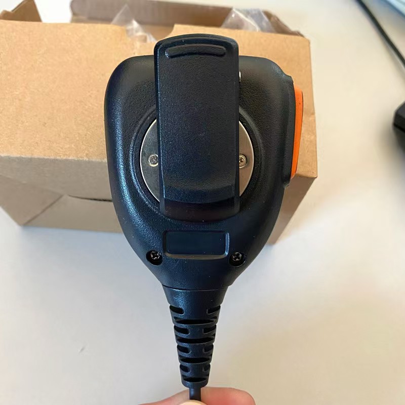 UV9R bicolor a prueba de agua micrófono de mano altavoz a prueba de agua Baofeng intercomunicador micrófono fabricantes al por mayor