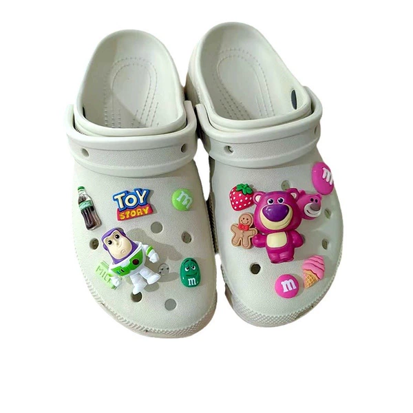 Bass Strawberry Bear 13 shoe buckles (shoes not included)