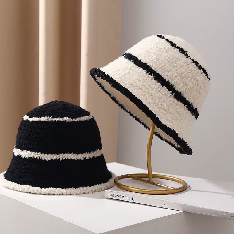 Women's Elegant Basic Stripe Wide Eaves Bucket Hat display picture 3