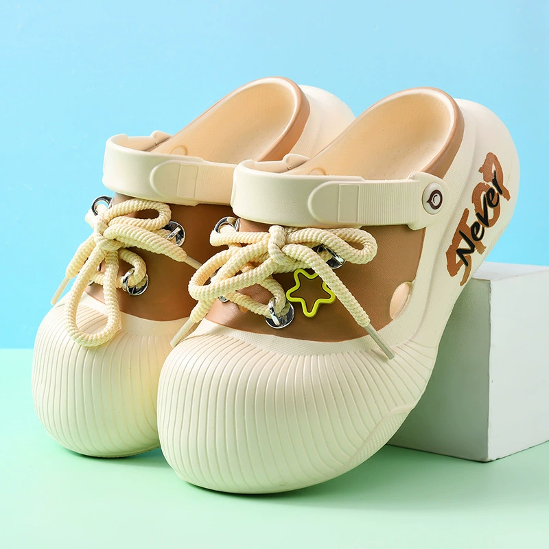 Женские пещерные туфли летом носят толстые подошвы, чтобы увеличить головку