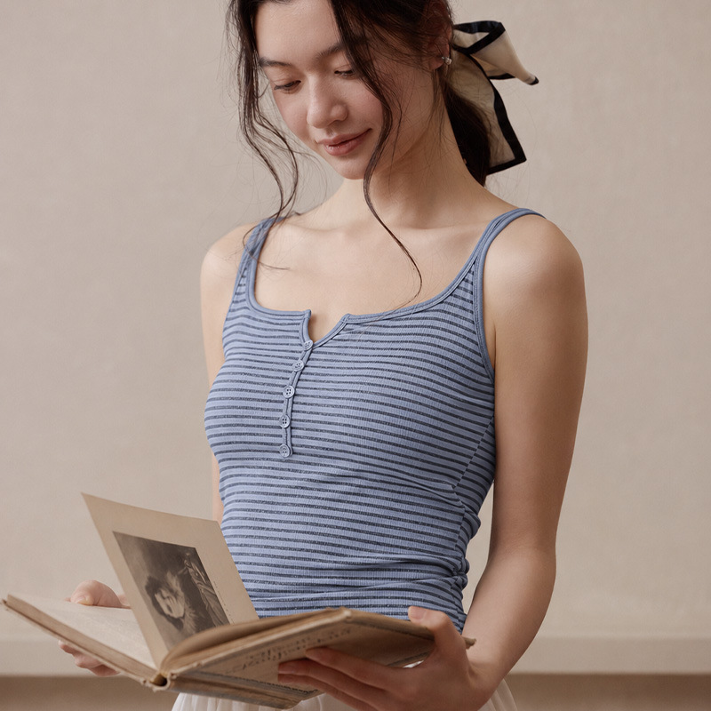 2026 Early Autumn Ribbed Cotton Pure Desire Buttoned Camisole with Chest Pads for Women, Can Be Worn as an Undergarment or Outerwear