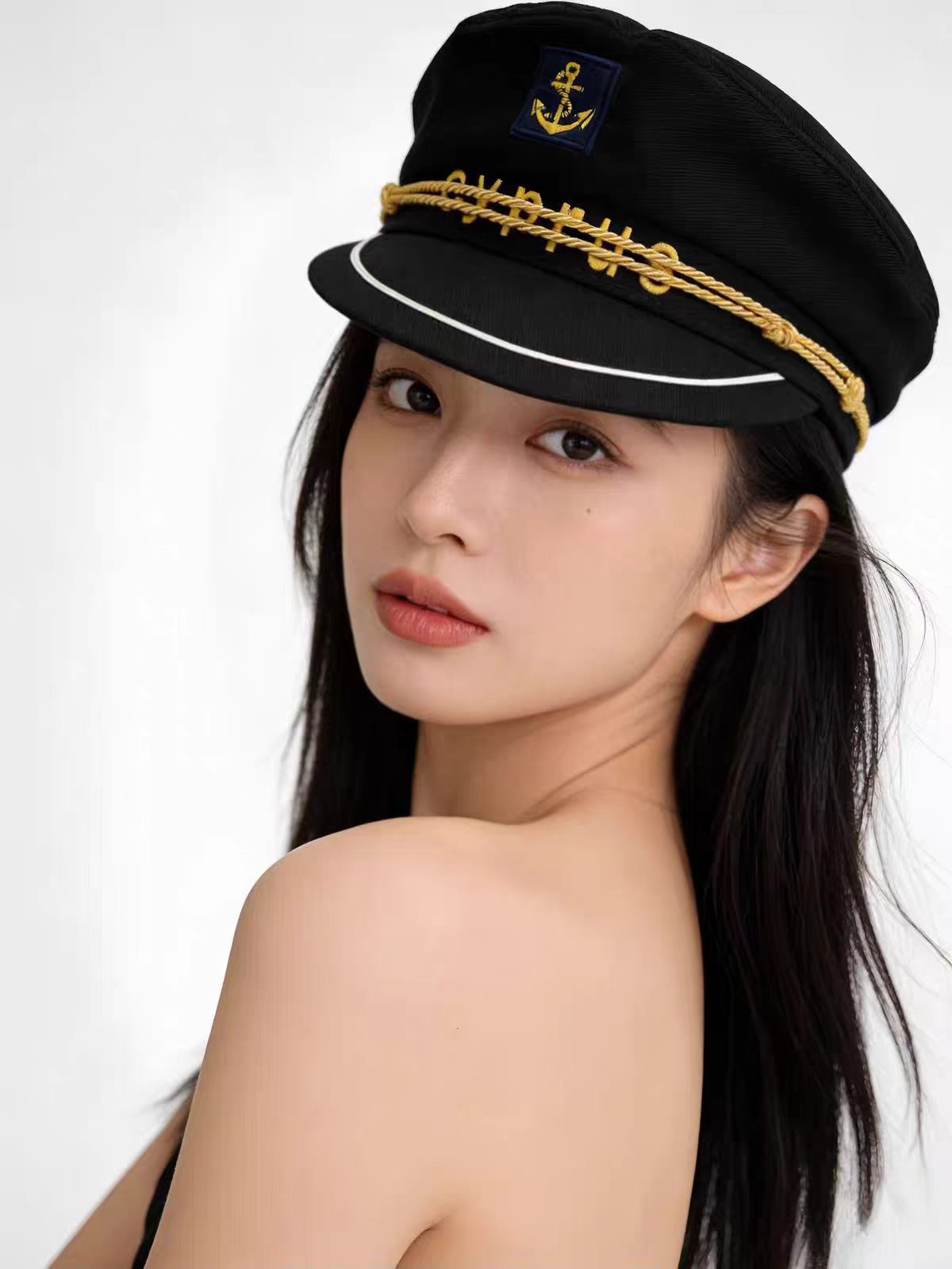 검정색 사각 로고 세일러 모자