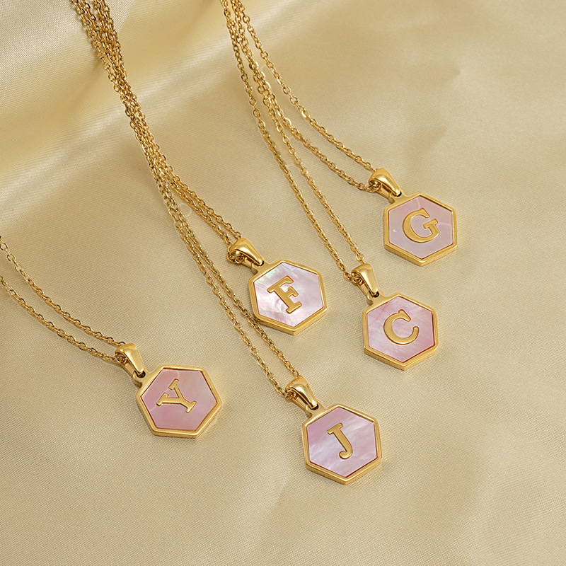 10g Weight Shell Inlay Material Necklace Classification 1 Piece Quantity Daily Occasion Titanium Steel Material Letter Pattern Women'S Gender Inlay Design Fashion Style Fashion Letter Titanium Steel Inlaid Shell Necklace 1 Piece 无