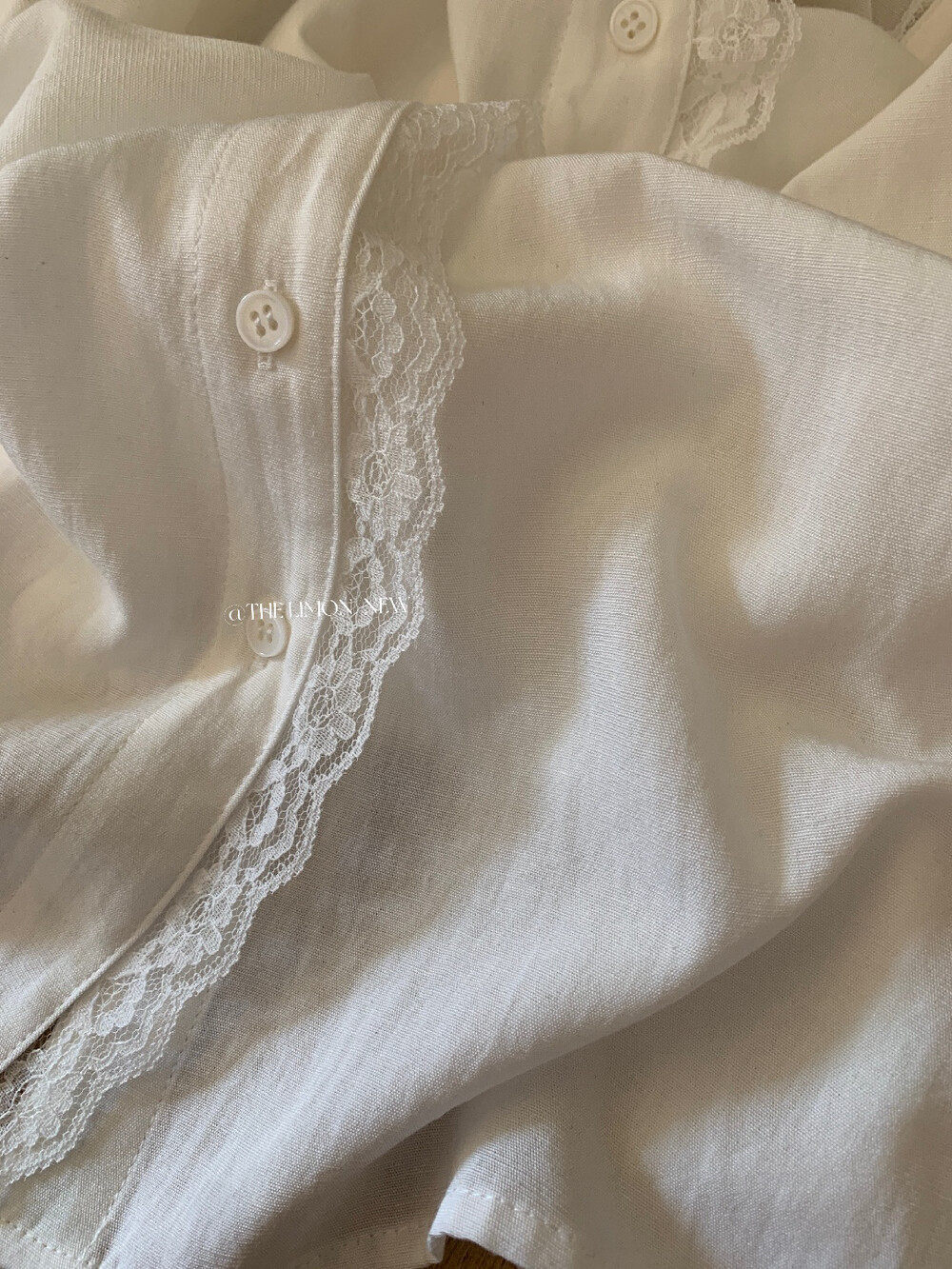 Áo sơ mi tay ngắn nữ phối ren viền cổ, dáng rộng mùa xuân hè — màu trắng, Xanh da trờicolor chi tiết 22