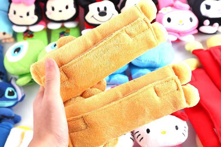 Japanese-Style Shin-Chan and Stitch Car Seatbelt Shoulder Pads for Children, Plush Seatbelt Shoulder Protectors for Car Interiors