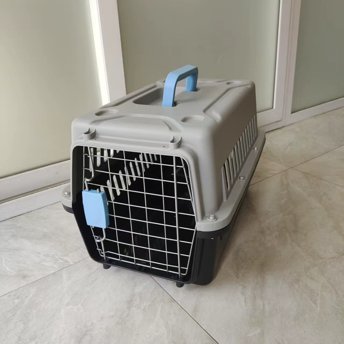 Поставки для домашних животных взорвались в упаковке Воздушный ящик для кошек Воздушный ящик для кошек в клетке для домашних животных Оптовая продажа