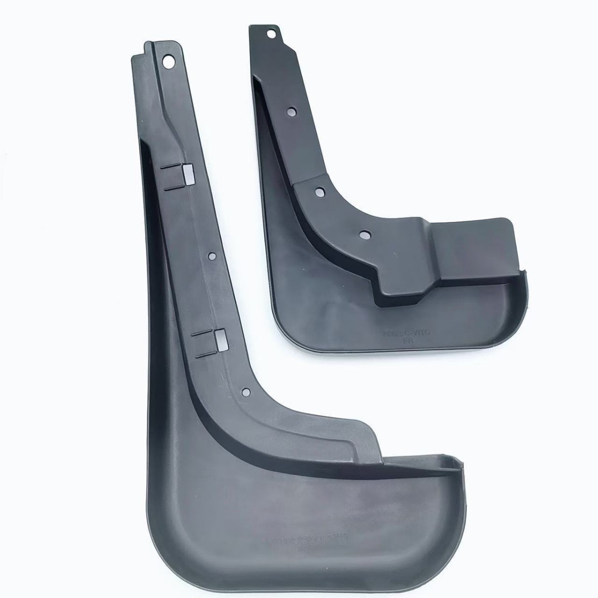 Adecuado para Mercedes-Benz Vito Vito 2024 Guardabarros transfronterizos de comercio exterior Neumáticos de coche Guardabarros suaves Modificación de cuero