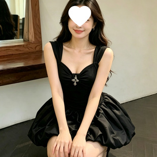 ��ʽ�ձ��L�߼��к�ɫ�����B��ȹ�ļ�����|������������С��ȹŮ