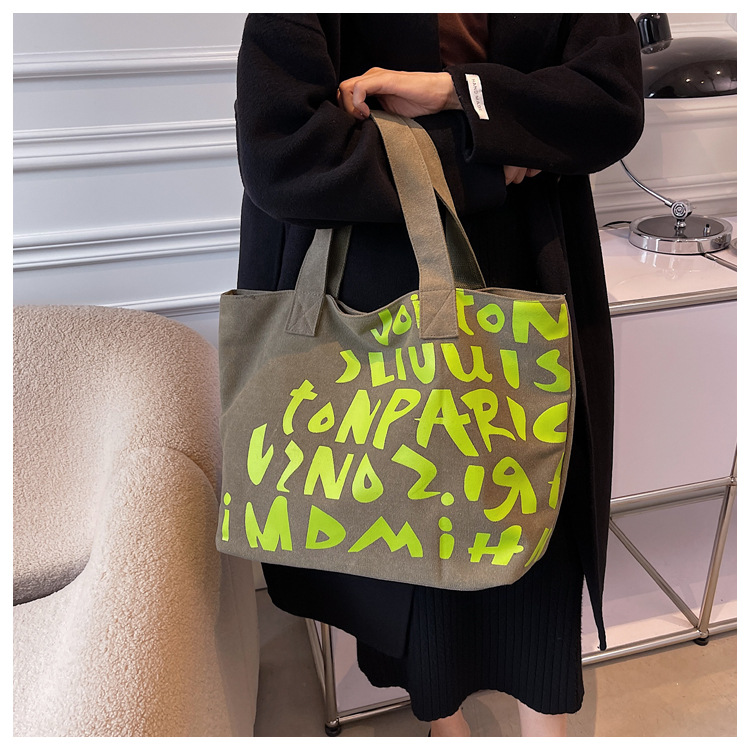 New Fashion Western-style Shoulder Bag Diagonal Bag Underarm Bag Handbag Tote Bag display picture 5