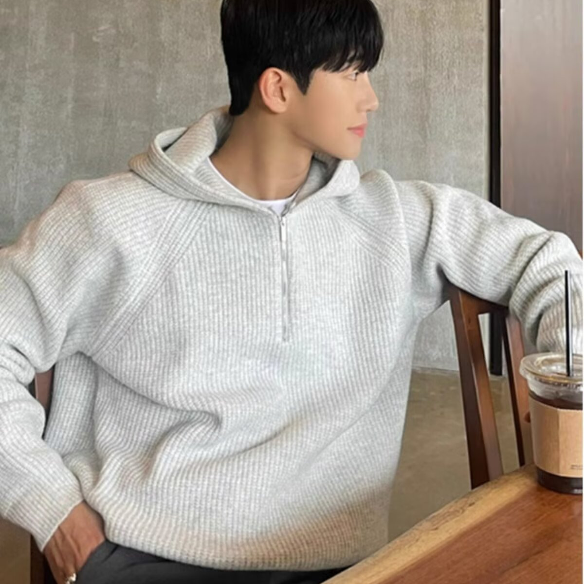 Demi-season sweater with zipper with hood