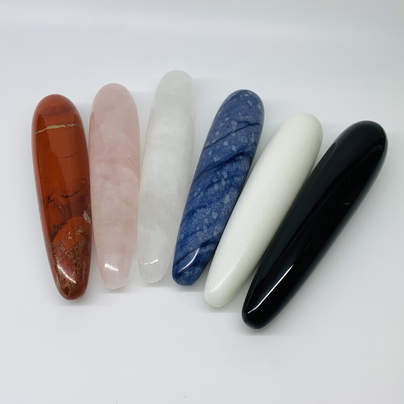 天然水晶多种材质雕刻原石打磨水晶按摩棒 图 1