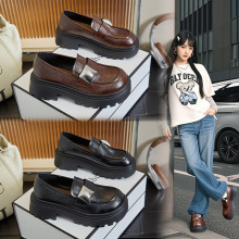 发泡底羊皮垫乐福鞋女2025春季新款松糕厚底单鞋复古英伦风小皮鞋