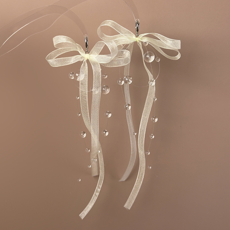 Hair band with bow