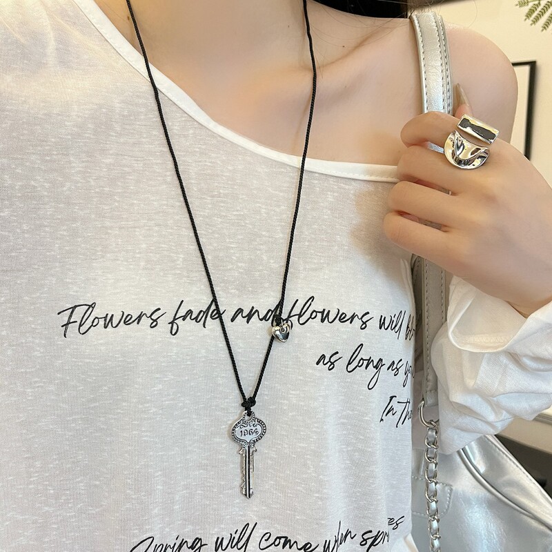 Blogger's Same Style Magnifying Glass Pendant Necklace Women's Niche Design Necklace Modern Fun Dual-Purpose Pendant Sweater Chain Blogger's Same Style Magnifying Glass Pendant Necklace Women's Niche Design Necklace Modern Fun Dual-Purpose Pendant Sweater Chain