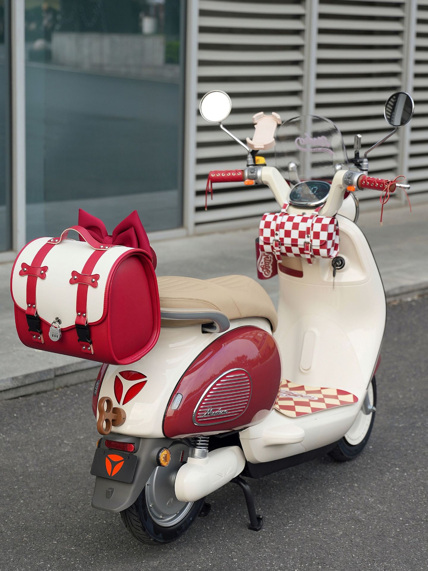 Lucky Spinner Electric Car Clockwork Decoration Cute Electric Rotatable Luminous Accessories Yadi Emma No. 9 Mavericks