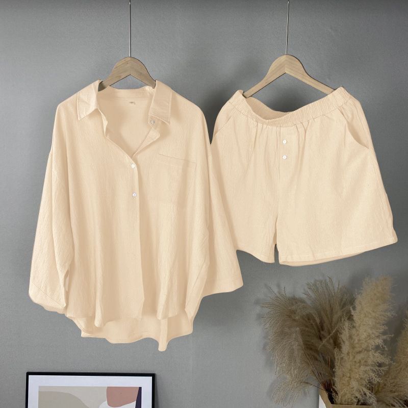 Completo estivo da donna in cotone e lino, composto da camicia e pantaloncini, tinta unita, due pezzi._voghion.com