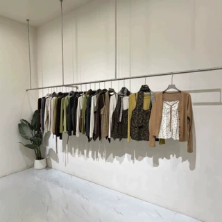 网红新款碎花蝴蝶结系带背心吊带搭配咖色简约百搭针织开衫两件套