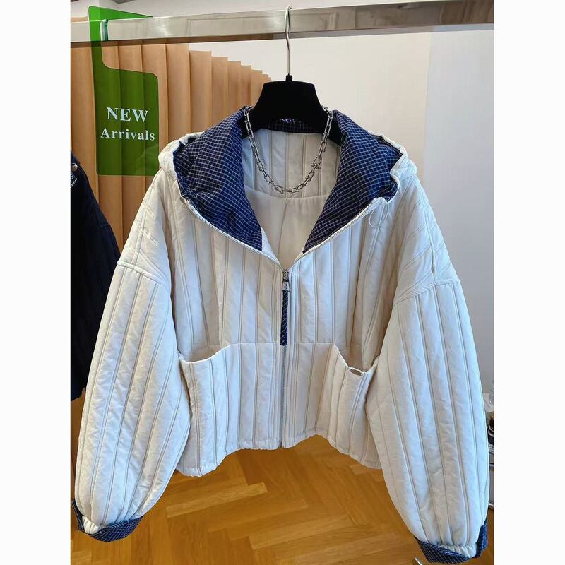 Exquisite and stylish quilted padded jacket for women, 2026 new autumn/winter collection, loose-fitting, hooded, short, lightweight cotton jacket