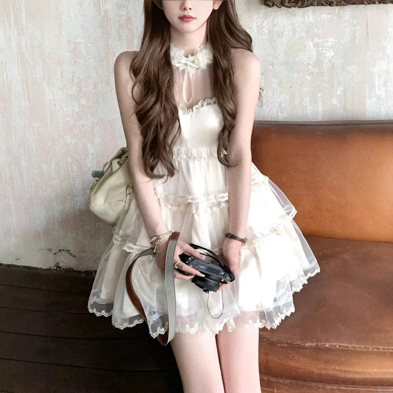 Late umbrella 25/ss Dalgona strawberry tart satin lace handmade flower neck dress two colors