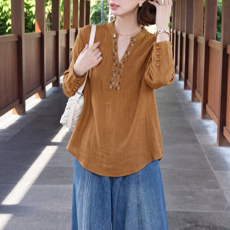 Designer's original linen hand-beaded French embroidery top, small V-neck, loose-fitting, early autumn, elegant long-sleeve shirt 64 Designer's original linen hand-beaded French embroidery top, small V-neck, loose-fitting, early autumn, elegant long-sleeve shirt 64