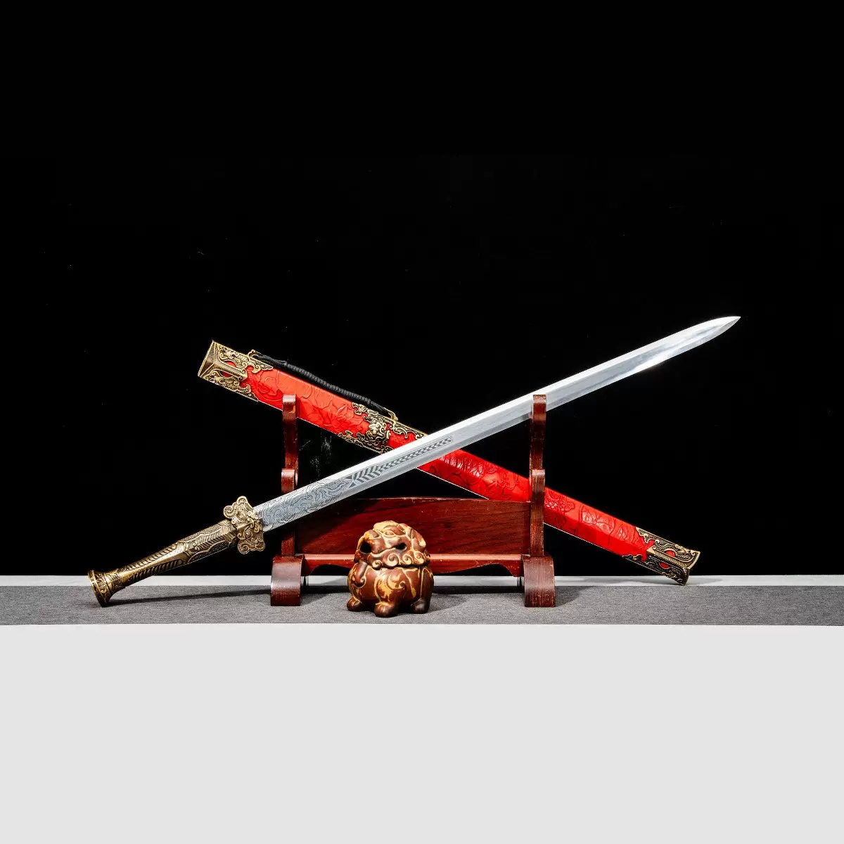 龙泉市刀剑汉剑手工锻打一体高锰钢宝剑装饰摆件长剑冷兵器未开刃